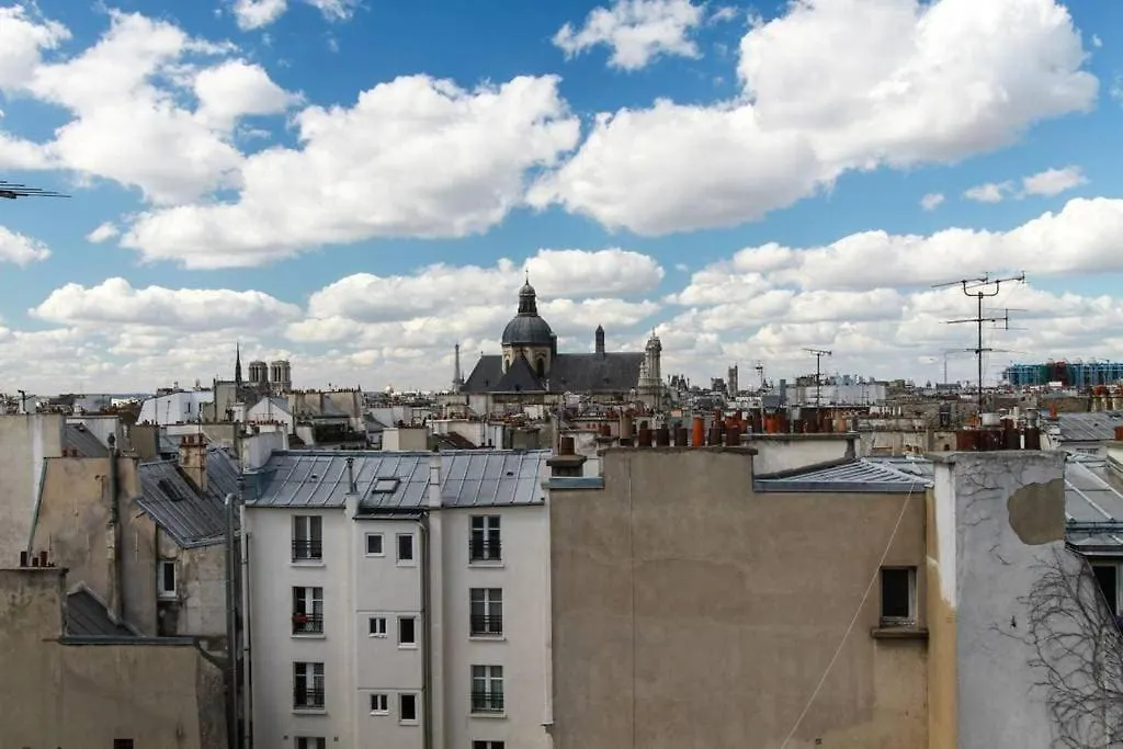 Apartment Next To Place Des Vosges Paris France