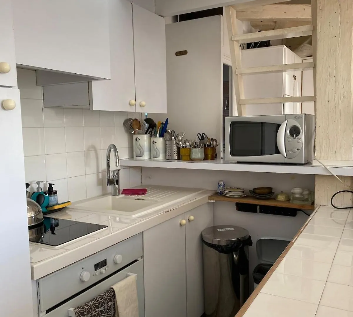 Apartment Next To Place Des Vosges Paris France